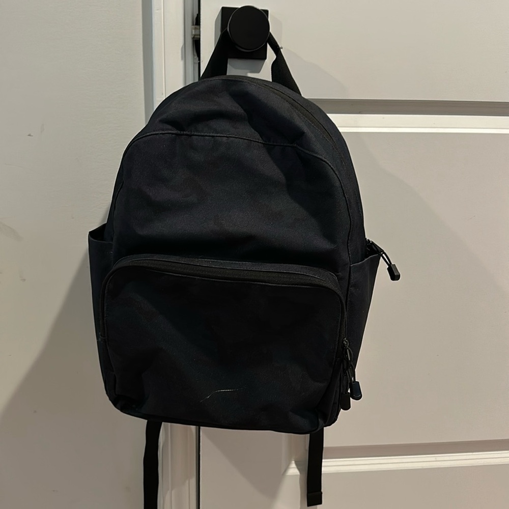 Lo and Sons Hanover Deluxe Backpack